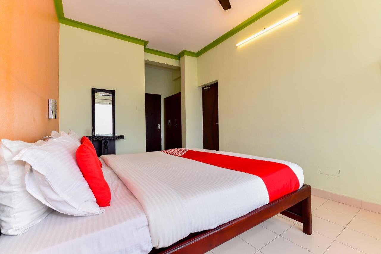 Oyo Flagship 9560 Hotel Bellwether Kochi Exterior foto