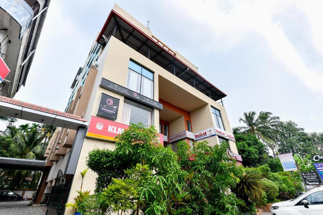 Oyo Flagship 9560 Hotel Bellwether Kochi Exterior foto