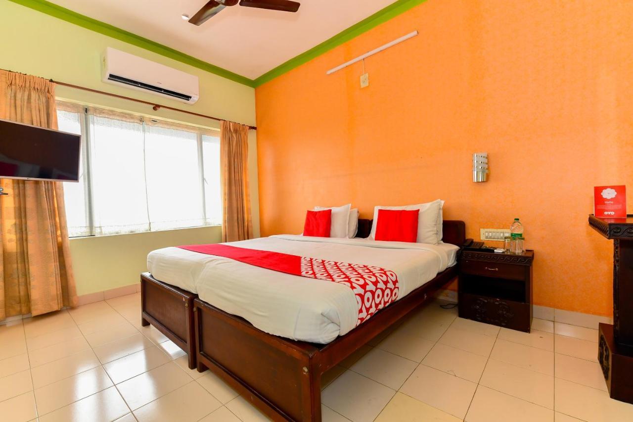 Oyo Flagship 9560 Hotel Bellwether Kochi Exterior foto